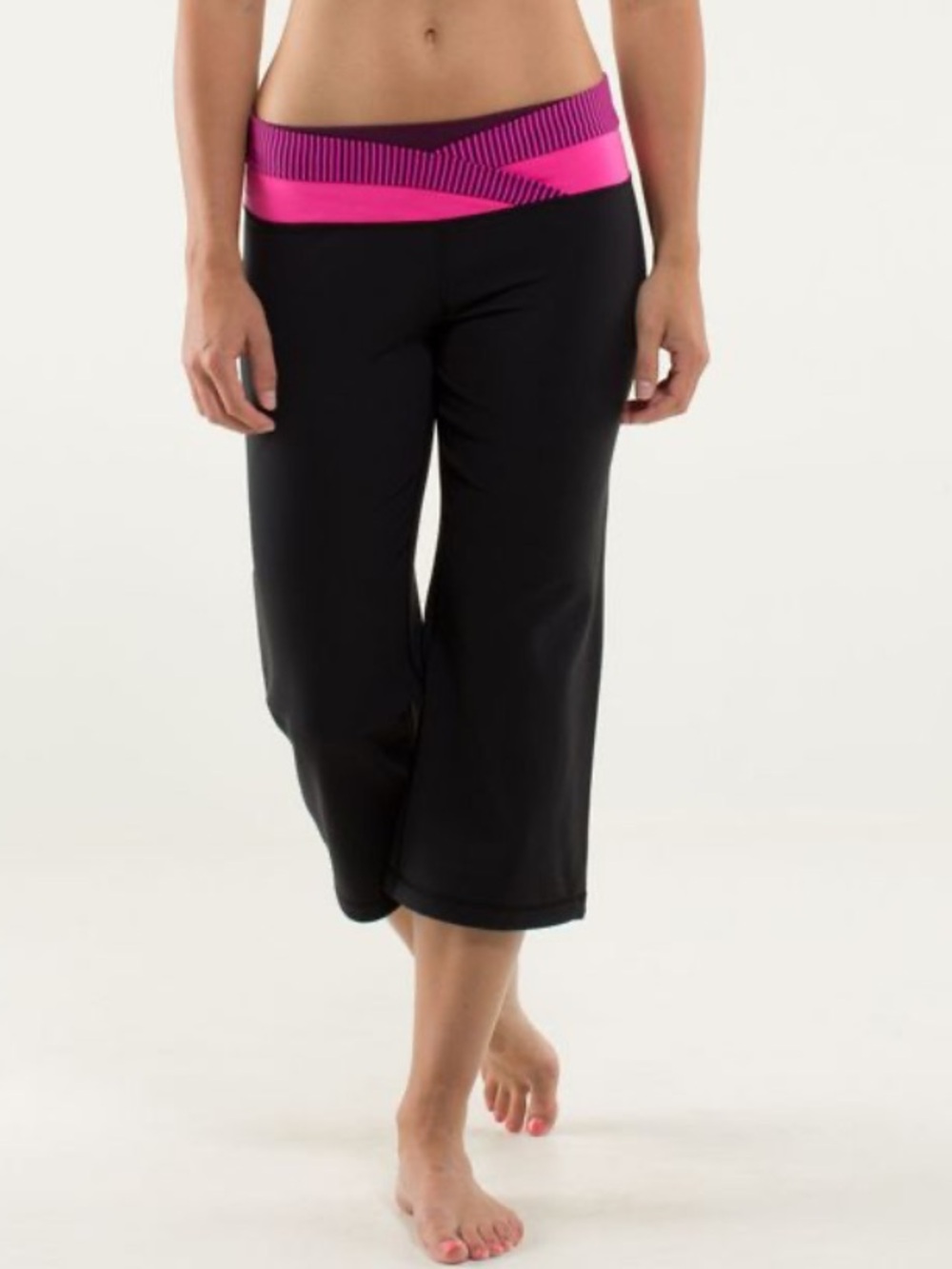 New Lululemon Dharana Crop Pant Size 8 Black Sugar Plum Trim 2013 Yoga Workout
